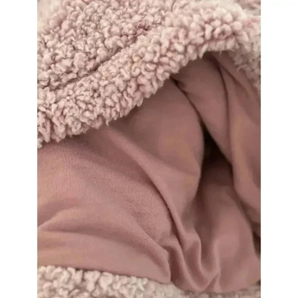 C&Ccalifornia fuzzy sweatshirt 6 - Picture 6 of 10